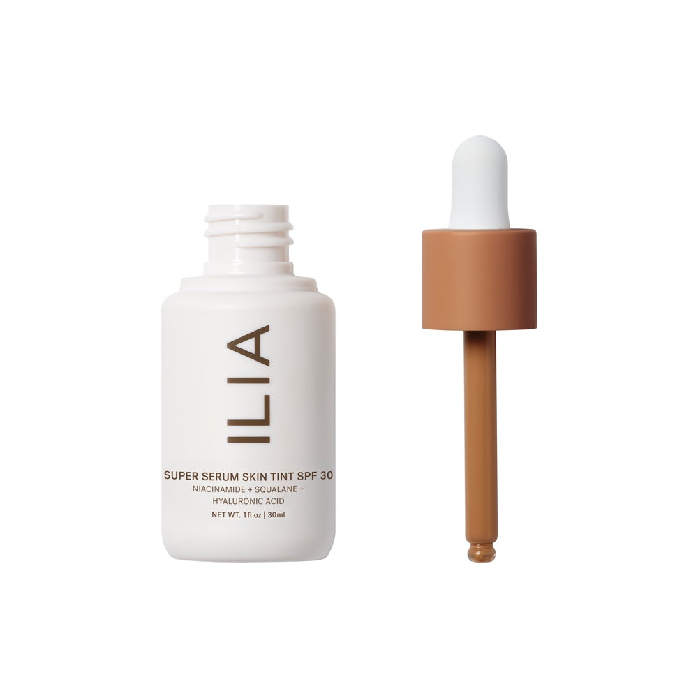 Das Super Serum Skin Tint von ILIA Beauty in der Farbe Kamari