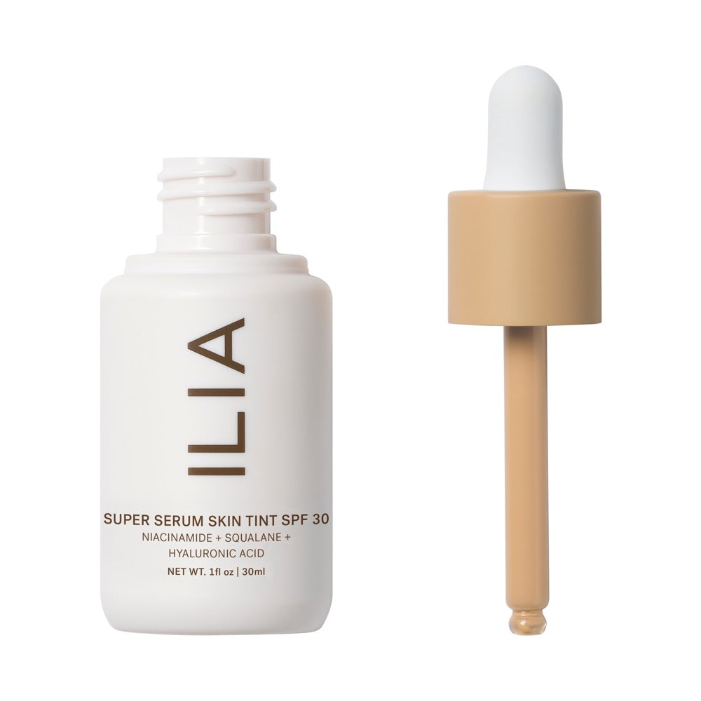 Das Super Serum Skin Tint von ILIA Beauty in der Farbe Formosa