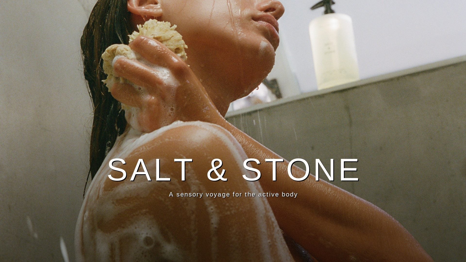 Salt & Stone Body Wash Santal & Vetiver in der Dusche – sensorisches Performance Body Care für den aktiven Körper