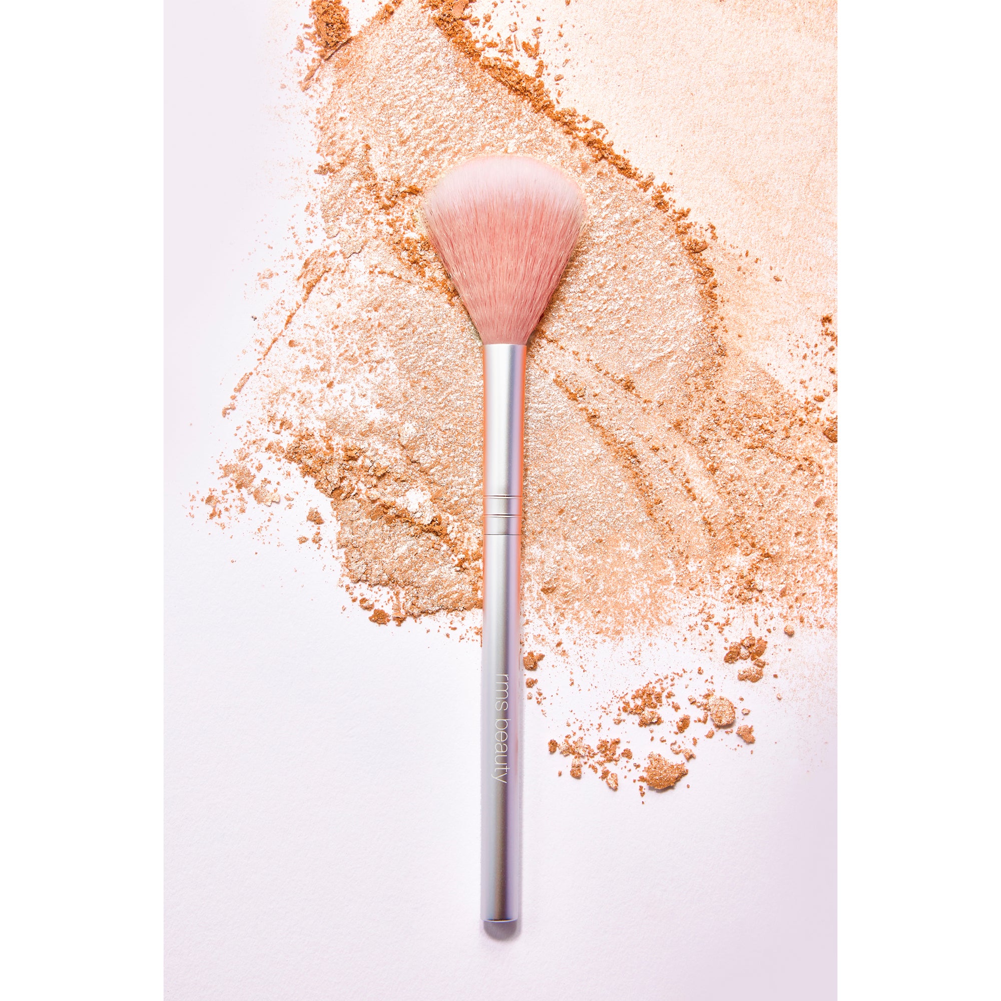 Skin2Skin Fan Brush