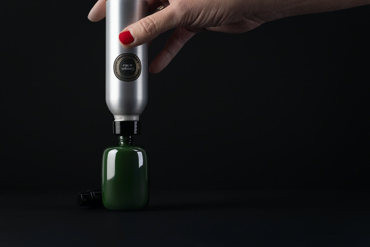 Befristete Aktion:  100ml Refill STRIPTEASE FLOWERS + kostenloser Flakon im Wert von 54 €