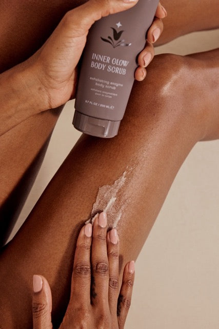 Enzymatisches Körperpeeling (Inner Glow Body Scrub), 200ml