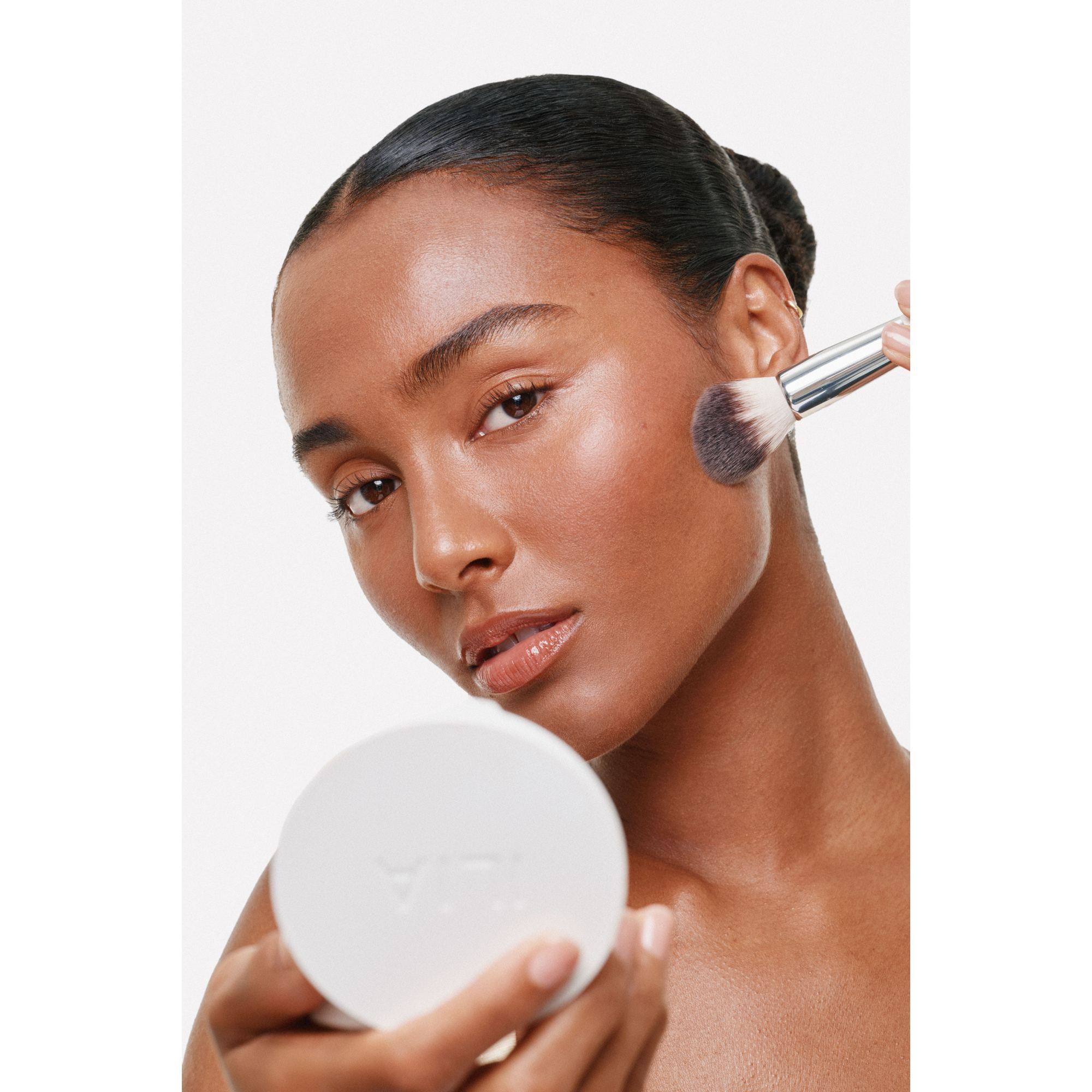 ILIA Beauty Soft Focus Finishing Powder Deep Translucent