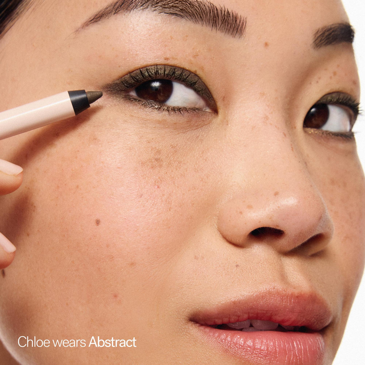 ILIA Beauty Thru Line Waterproof Eyeliner Abstract – am Auge