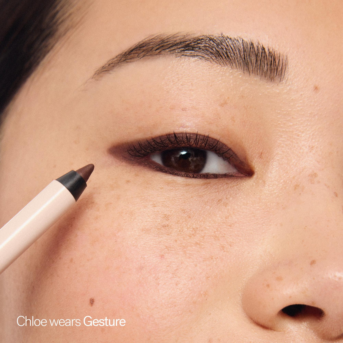 ILIA Beauty Thru Line Waterproof Eyeliner Gesture – am Auge