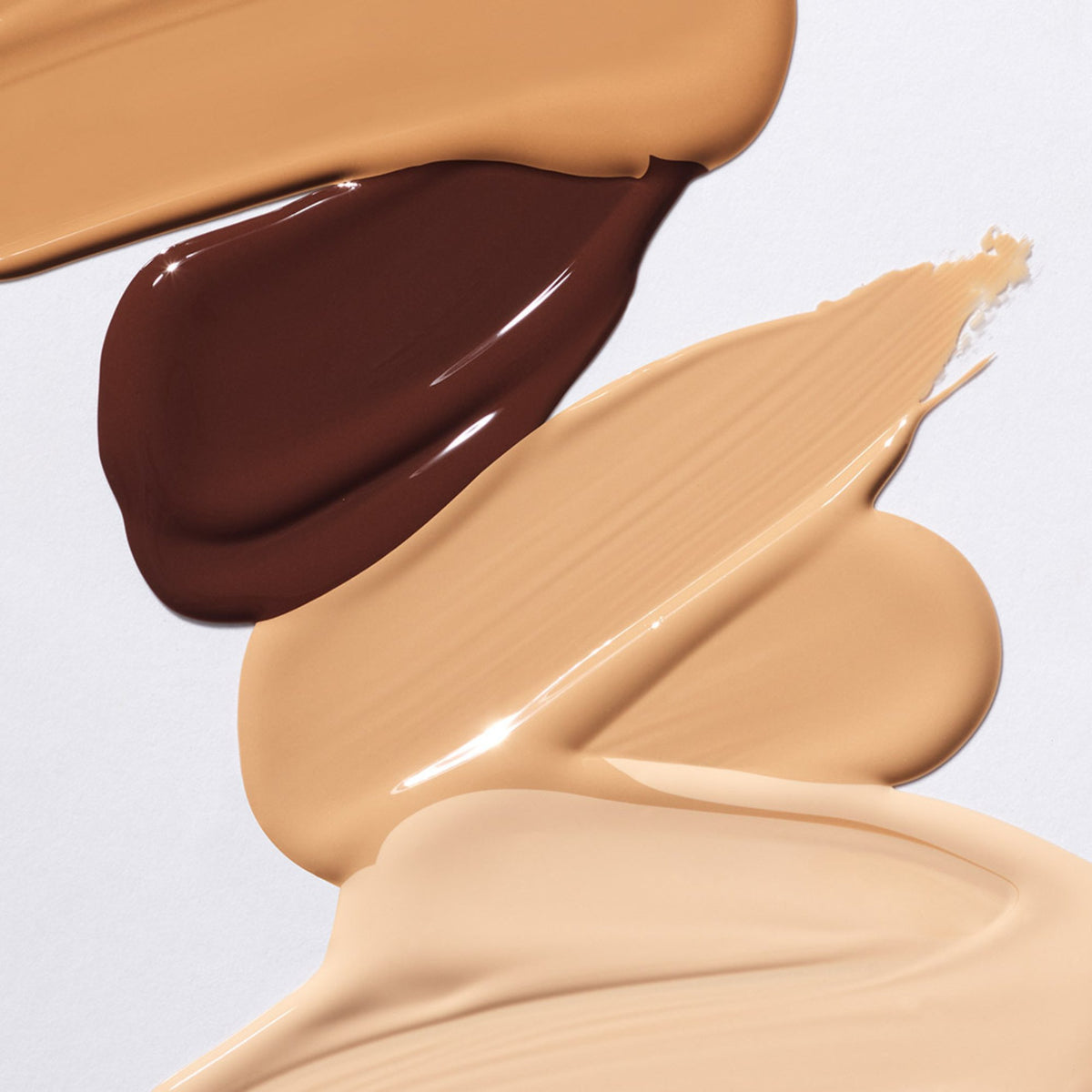 ILIA Beauty True Serum Foundation – SF1,5 Mallorca, 30ml – Texturen der Foundation in Nahaufnahme