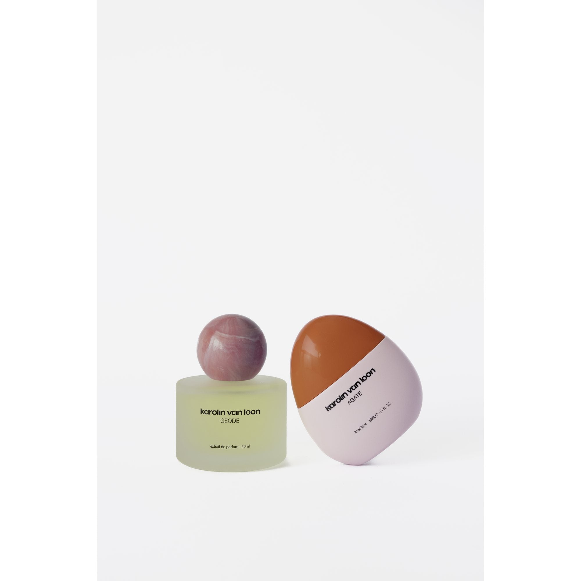 Karolin van Loon Agate Hand Balm – Anwendung auf der Hand