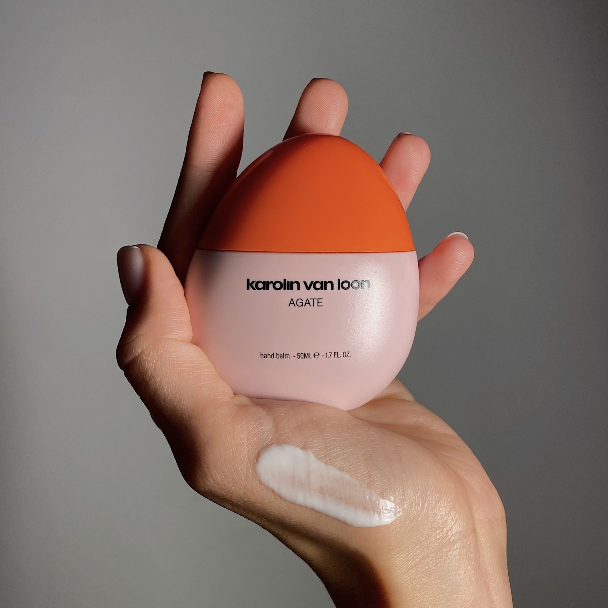 Karolin van Loon Agate Hand Balm – Anwendung