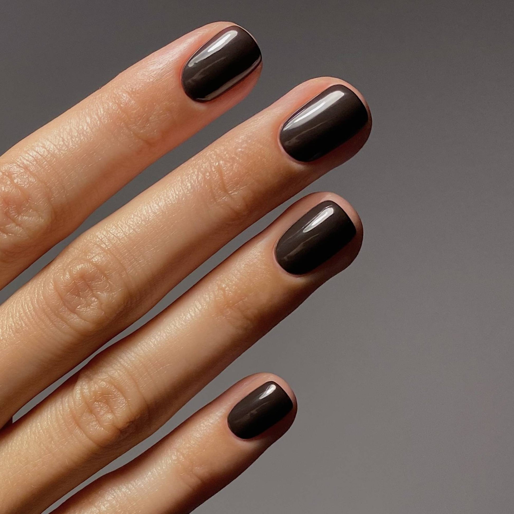 Karolin van Loon 54 Figue Marron – Lifestyle-Aufnahme