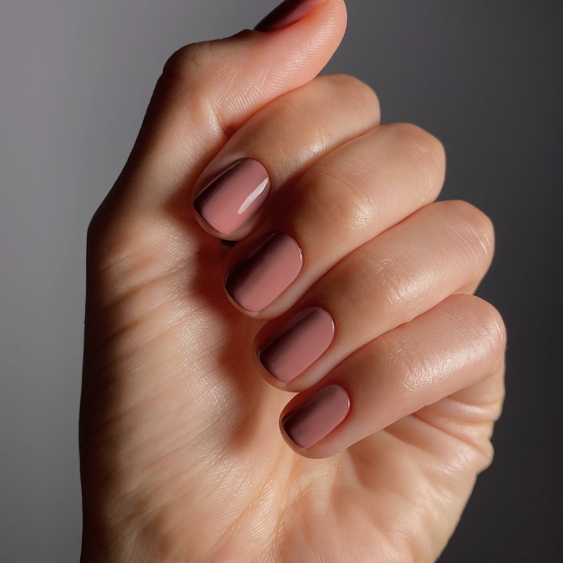 Karolin van Loon 55 Blush de Satin – Farbe auf den Nägeln