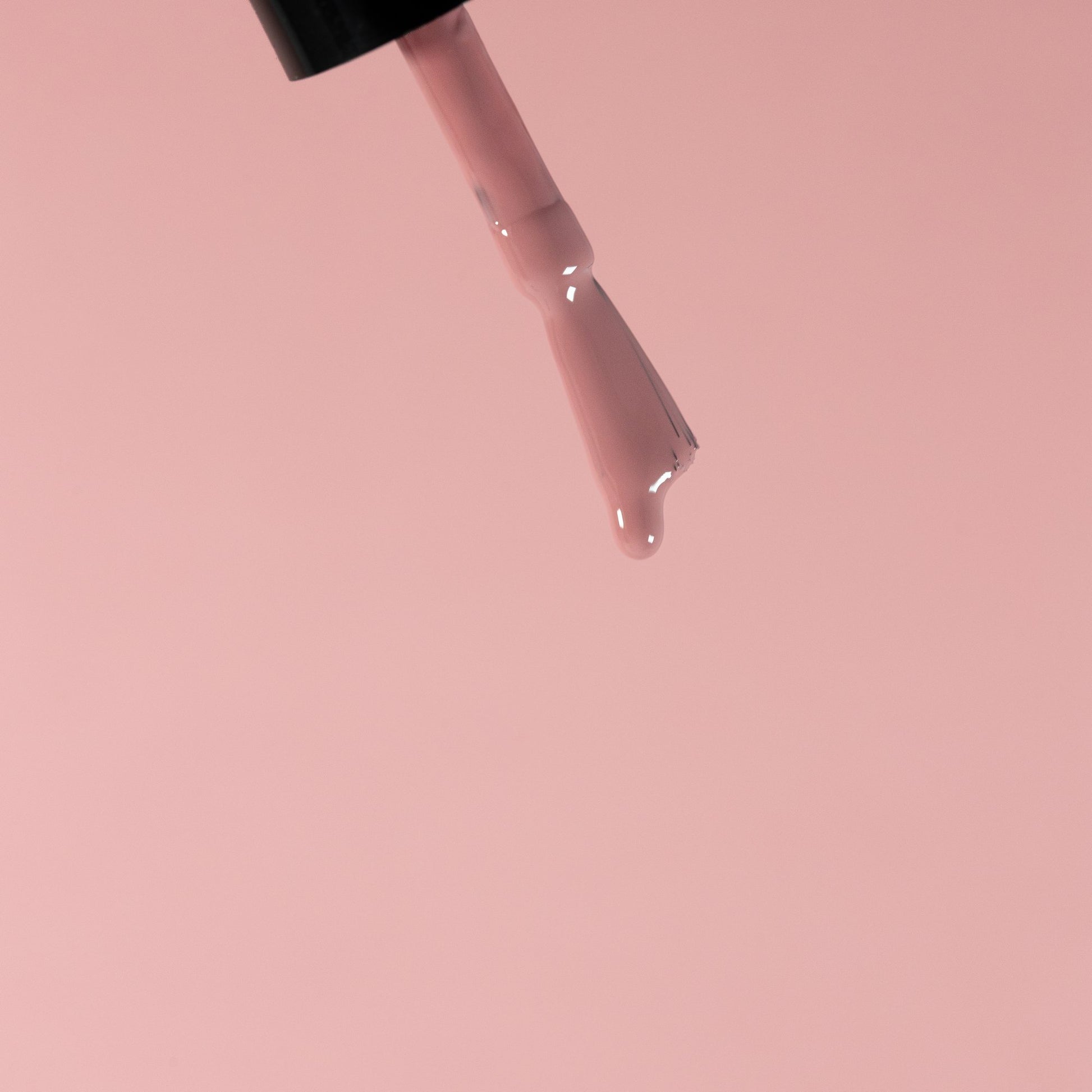 Karolin van Loon 55 Blush de Satin – Farbe auf den Nägeln