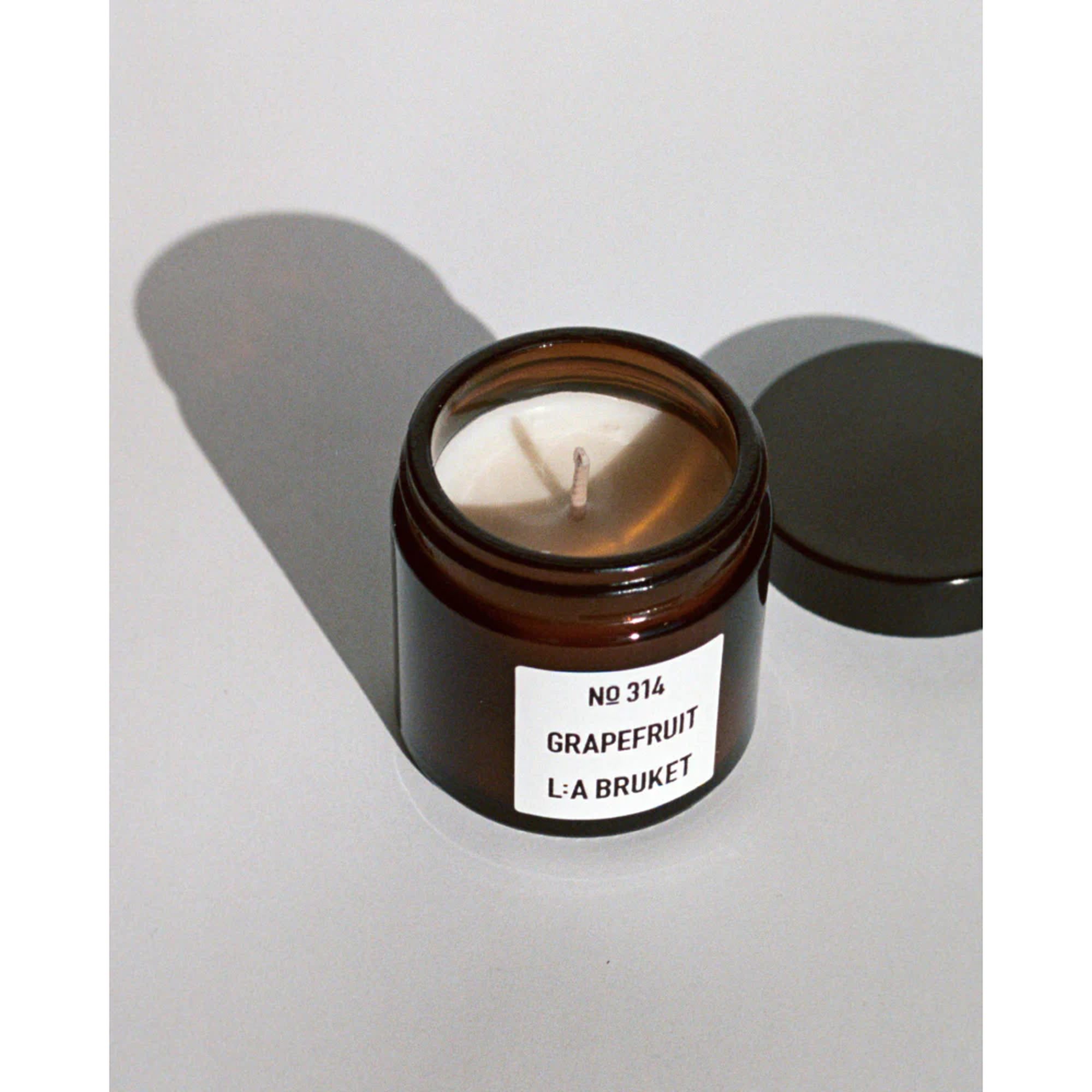 L:A BRUKET No 314 Candle Grapefruit