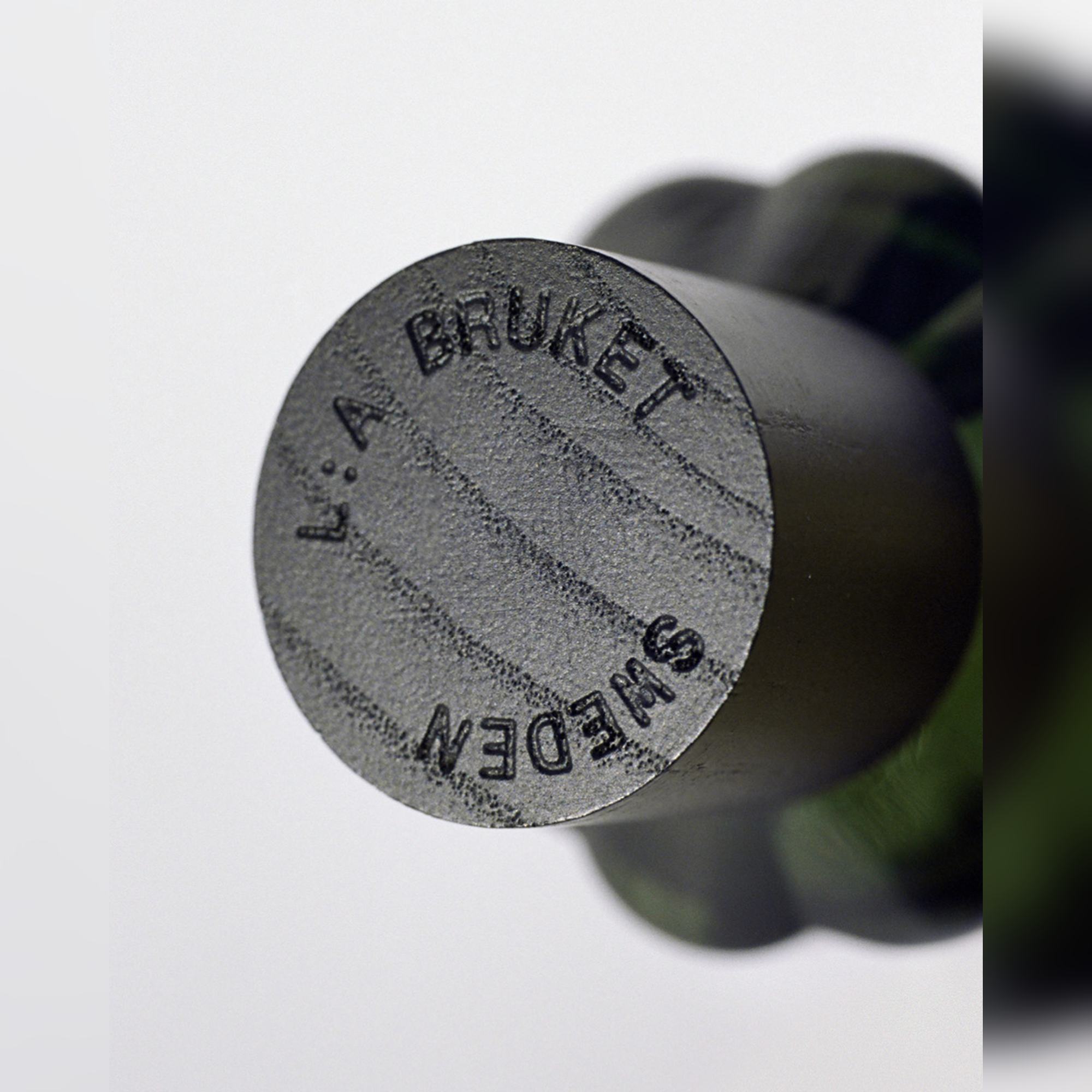 L:A BRUKET No 333 Övernatur Eau de Parfum – Verschluss im Detail