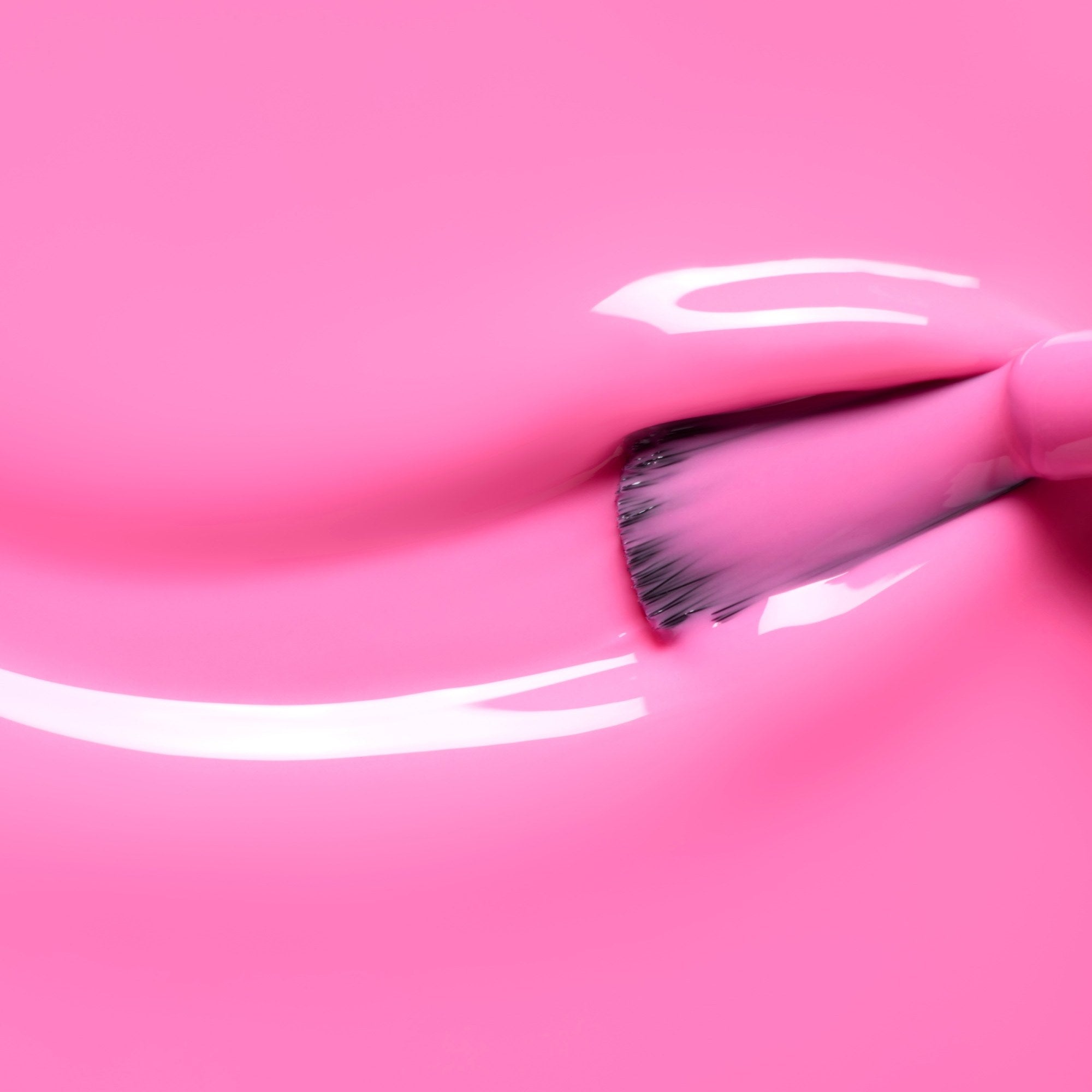 Manucurist Bloom – pinkfarbener Farbswatch mit Pinsel, glänzende Textur