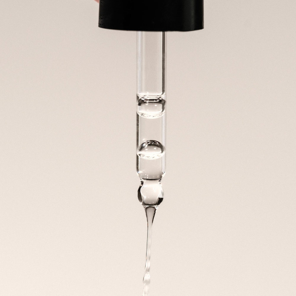 Nailberry Dry & Dash Lacquer Drying Drops, 11ml – Tropfen an der Pipette