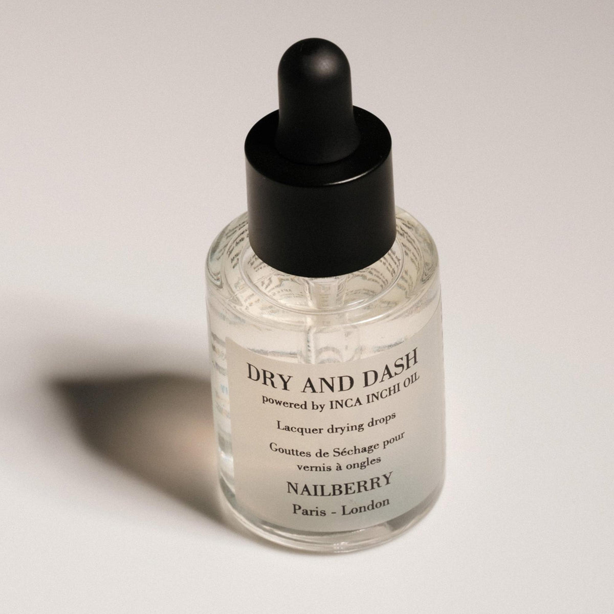 Nailberry Dry & Dash Lacquer Drying Drops, 11ml – Flasche im Streiflicht