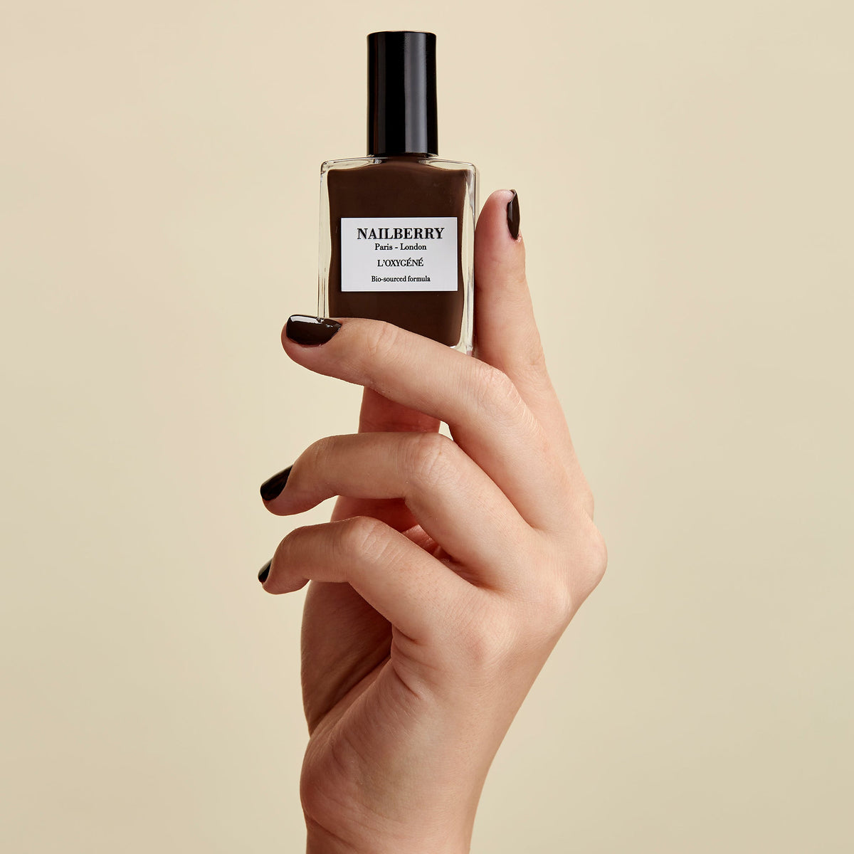 Nailberry L'Oxygéné Hot Coco – auf den Nägeln getragen, Tragebild 2