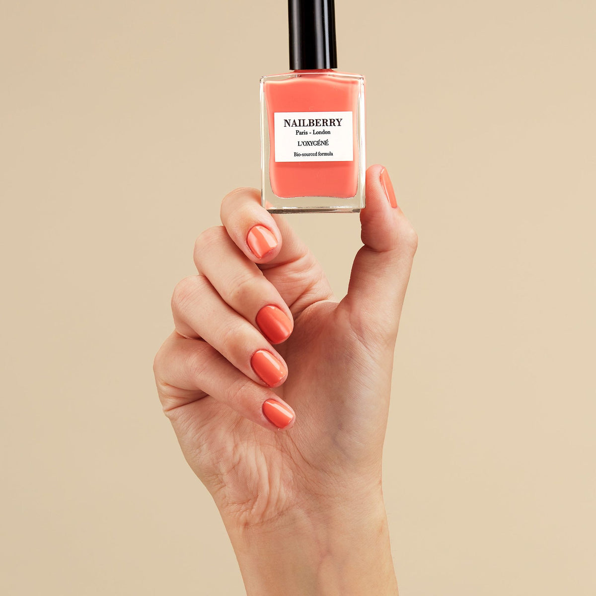 Nailberry L'Oxygéné Peony Blush – auf den Nägeln getragen, Tragebild 1