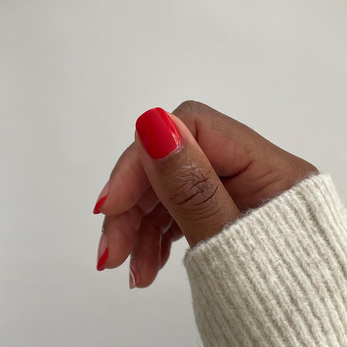 Nailberry L'Oxygéné Pop My Berry – auf den Nägeln getragen, Tragebild 3