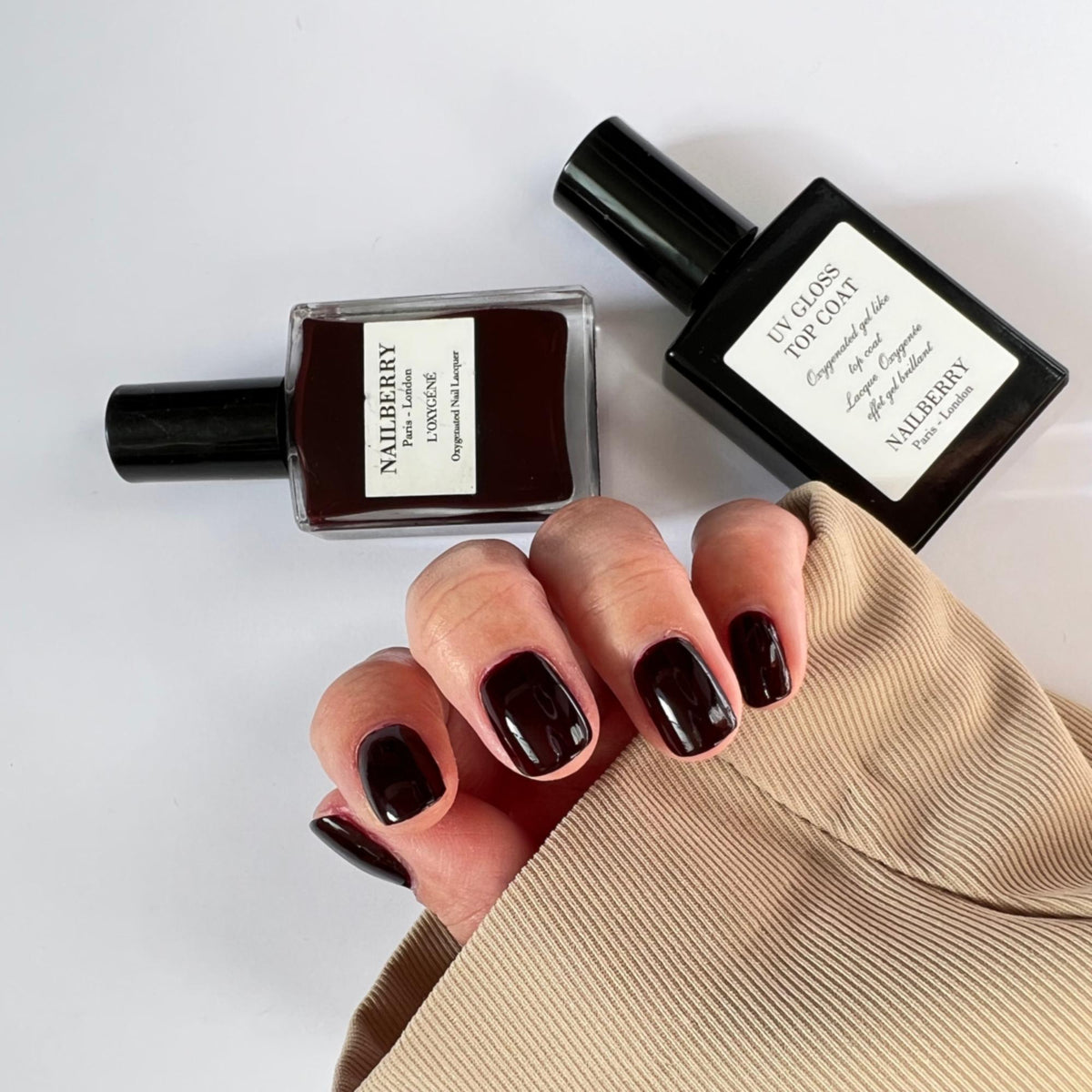 Nailberry UV Gloss Top Coat, 14ml – über dem Farblack Noirberry