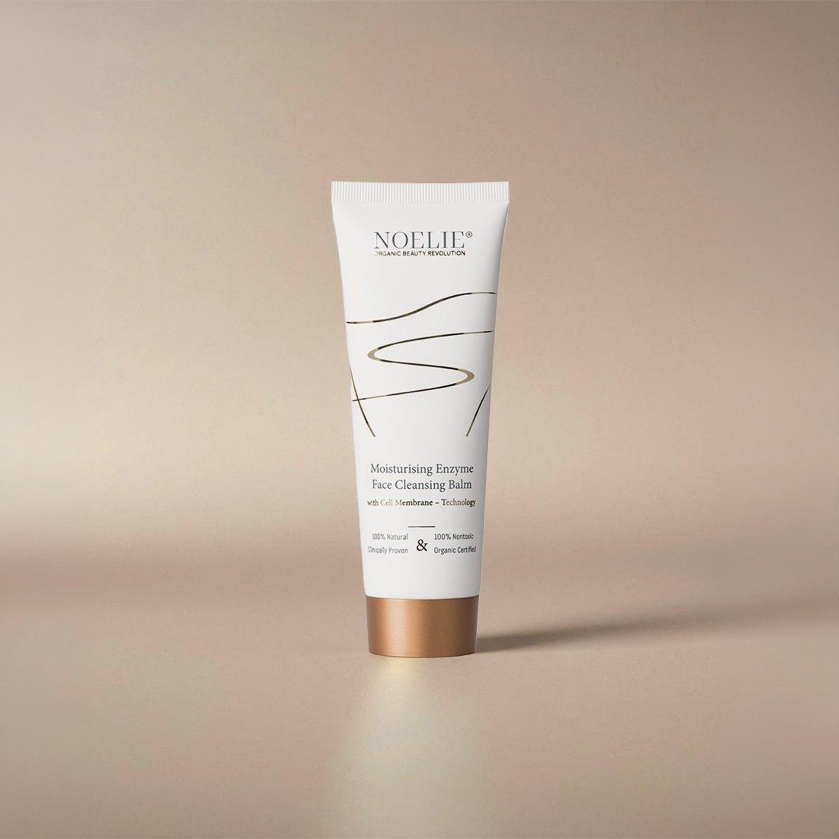 NOELIE Moisturising Enzyme Face Cleansing Balm, 100 ml – Produkttube auf beigem Hintergrund, Naturkosmetik-Reinigungsbalsam