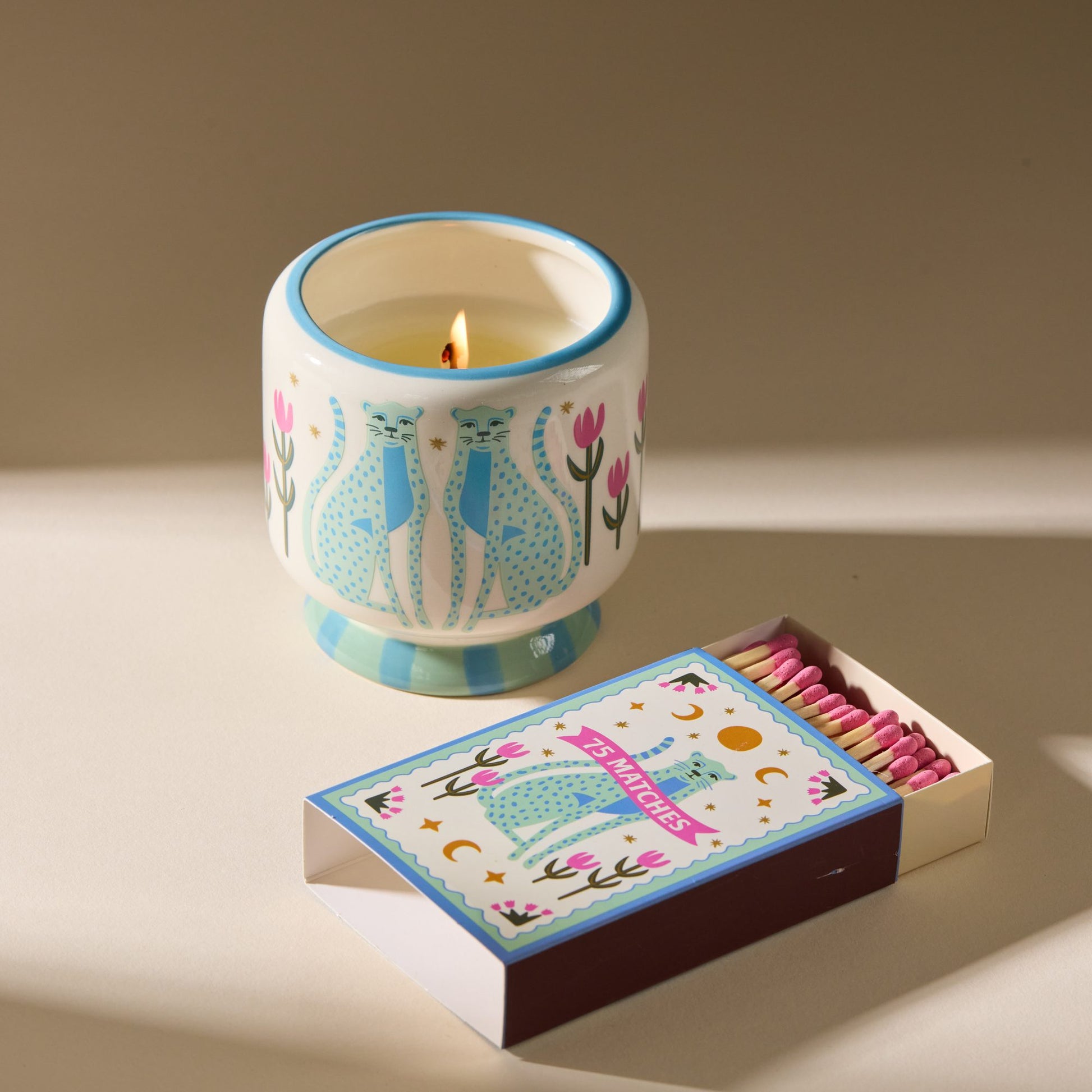 Paddywax A Dopo Keramik-Duftkerze Blue Cheetahs – Linen & Orris, 226g – Lifestyle