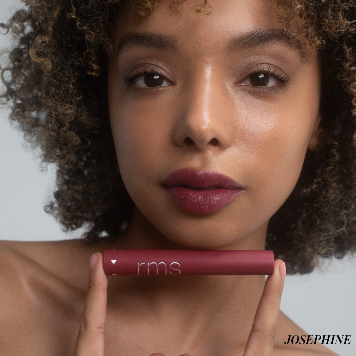 RMS Beauty Legends to Love Kit – Farbton Josephine an den Lippen
