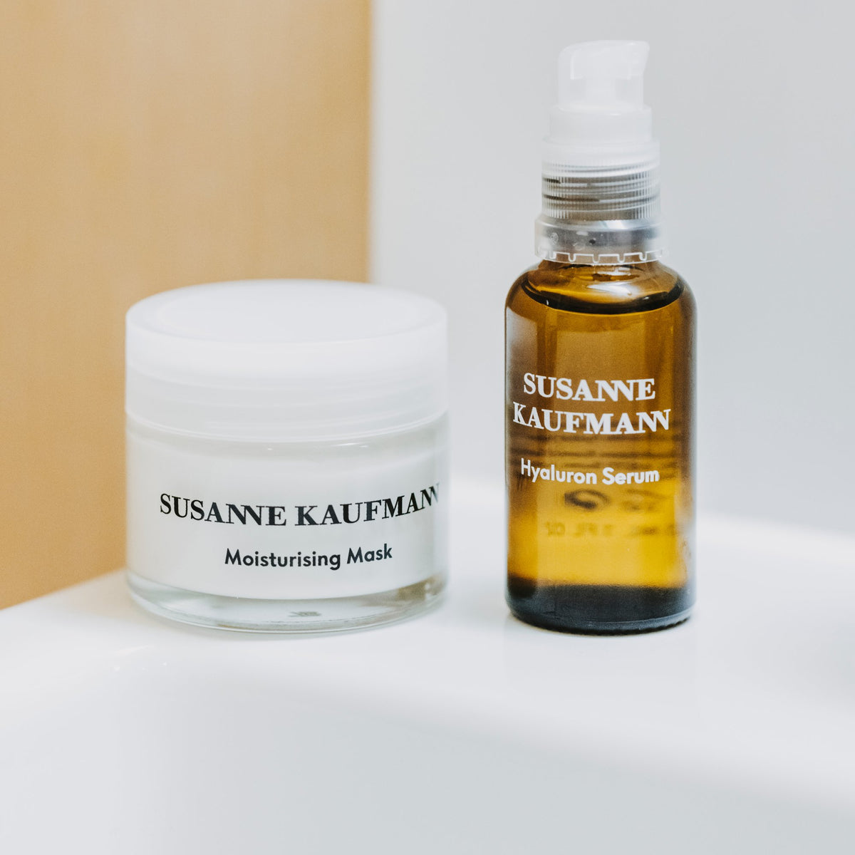 Susanne Kaufmann Moisturising Mask / Feuchtigkeitsmaske, 50ml – mit Hyaluron Serum am Waschbecken