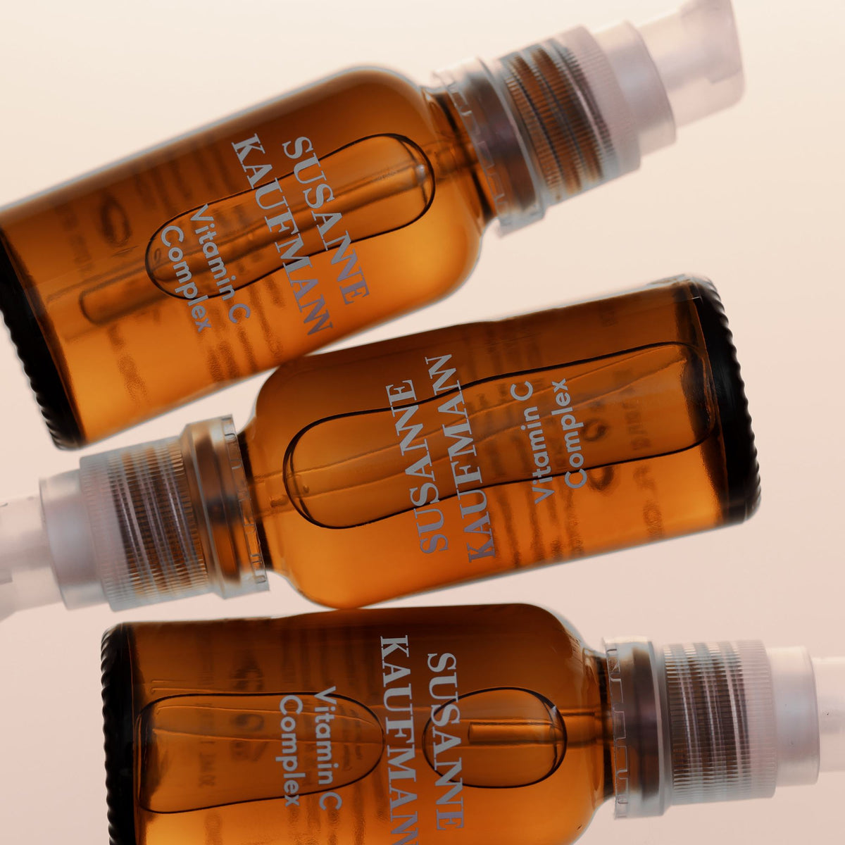 Susanne Kaufmann Vitamin C Complex Serum / Vitamin-C-Serum, 30ml – mehrere Flaschen schwebend