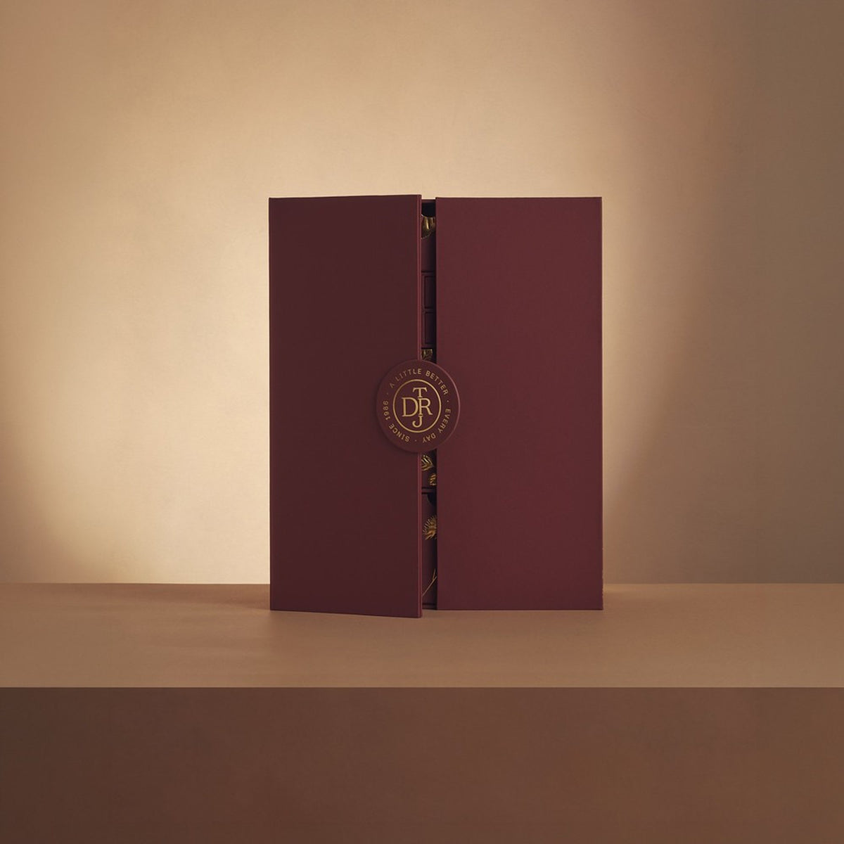 TEAM DR JOSEPH Adventskalender 2026 – geschlossene Box, stehend