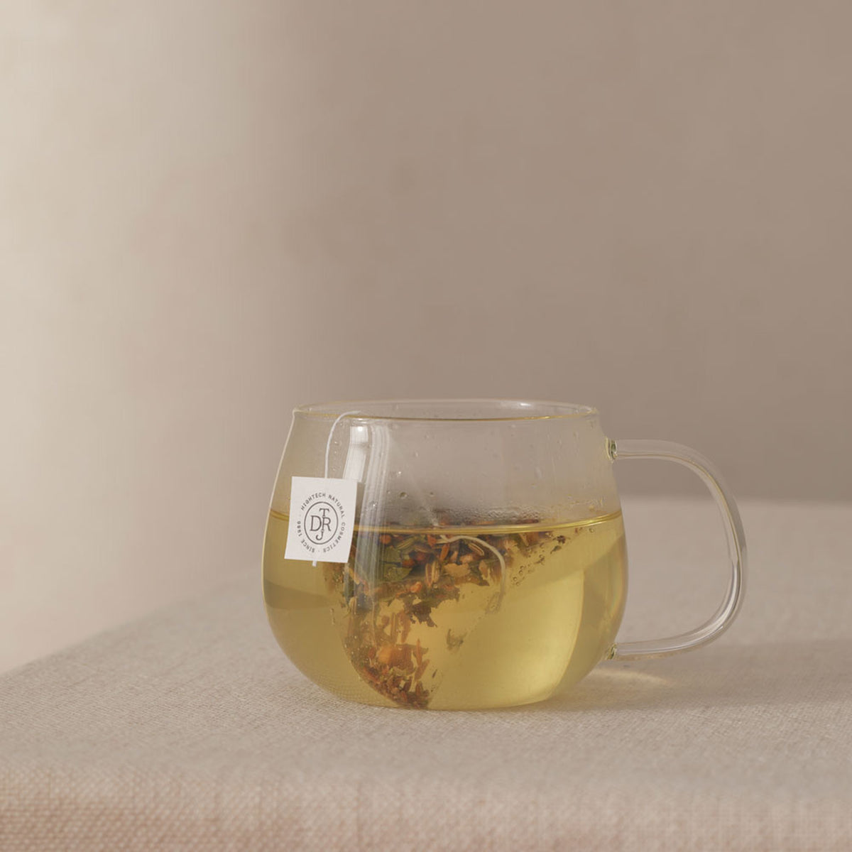 TEAM DR JOSEPH Pure Balance Tea, 15 Pyramidenfilter x 2,5g – Tee in Tasse bzw. Glas