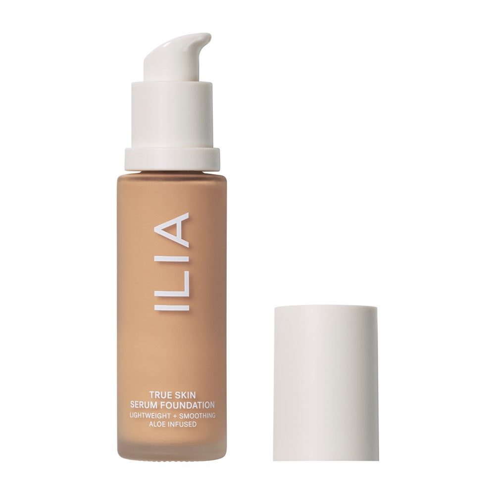 Die True Serum Foundation von Ilia Beauty in der Farbe SF6 Chios