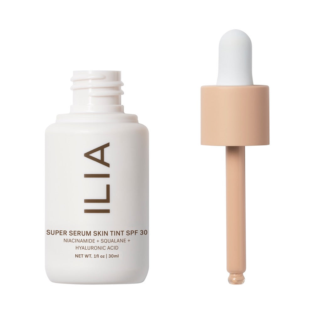 Das Super Serum Skin Tint von ILIA Beauty in der Farbe Balos