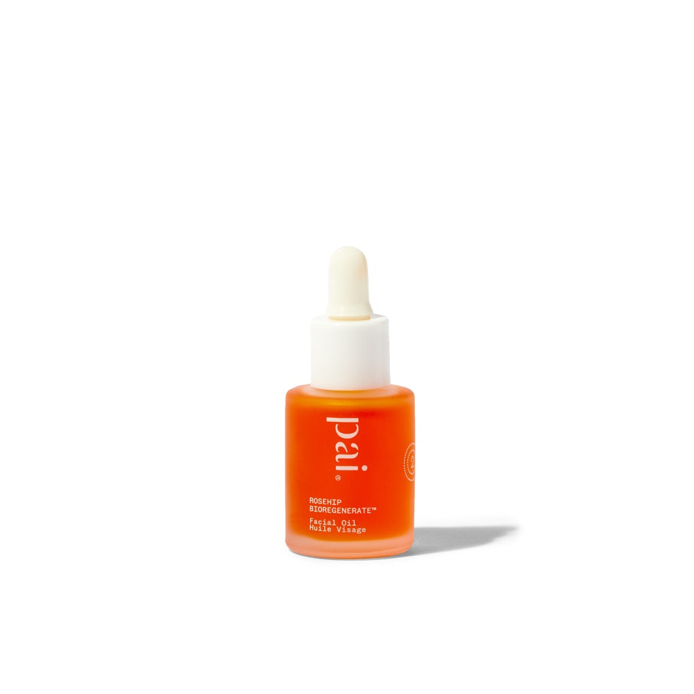 Das Rosehip BioRegenerate Oil von Pai Skincare in praktischer Travelsize