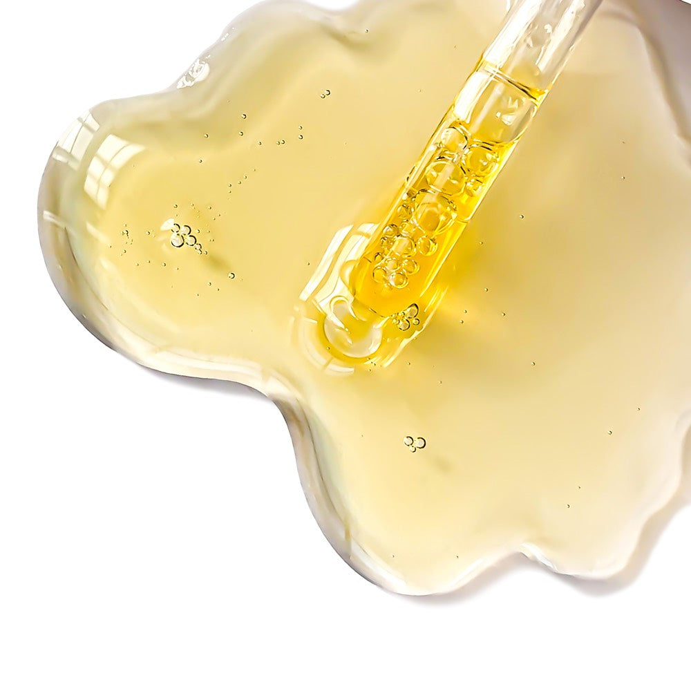 Goldgelber Swatch von Pai Skincare`s The Light Fantastic